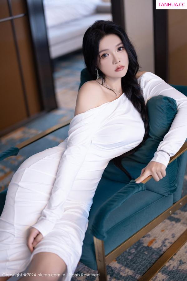小娜比  [XiuRen]高清写真图 2024.09.05 No.9115 娜比 黑丝美腿第31张图片